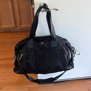 Lululemon duffle bag with mat carrying pouch